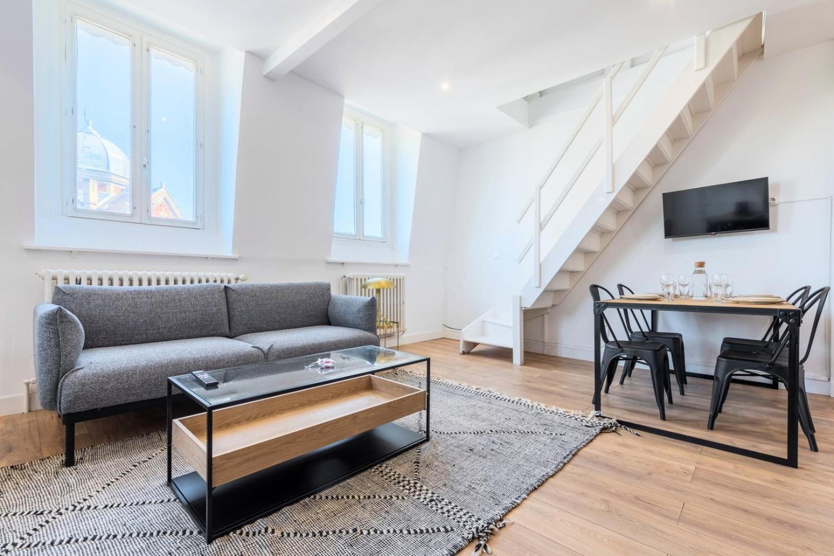 Duplex 2 Bedrooms 2 Bath ลีลล์ ภายนอก รูปภาพ